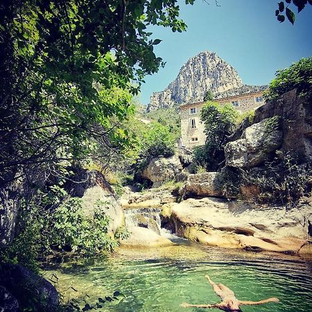 ホテル ル ムーラン カモウラ Saint-Jeannet  エクステリア 写真